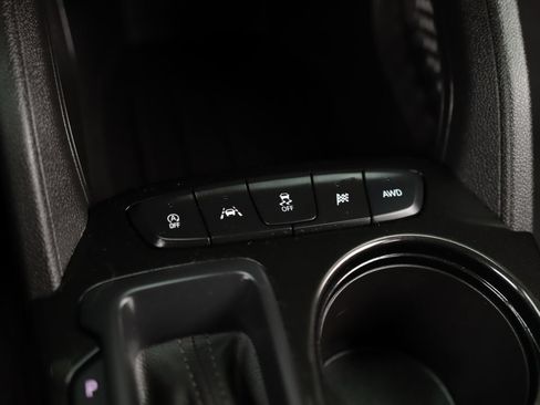 Used 2023 Chevrolet TrailBlazer LT AWD/4WD image 16