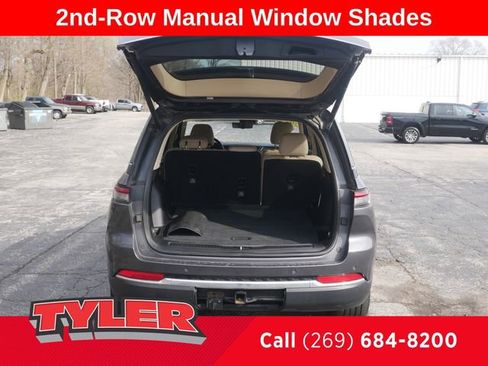 Certified 2022 Jeep Grand Cherokee Limited w/ Luxury Tech Group II image 18