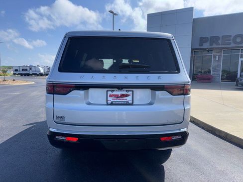 Used 2024 Jeep Wagoneer Series II AWD/4WD image 4