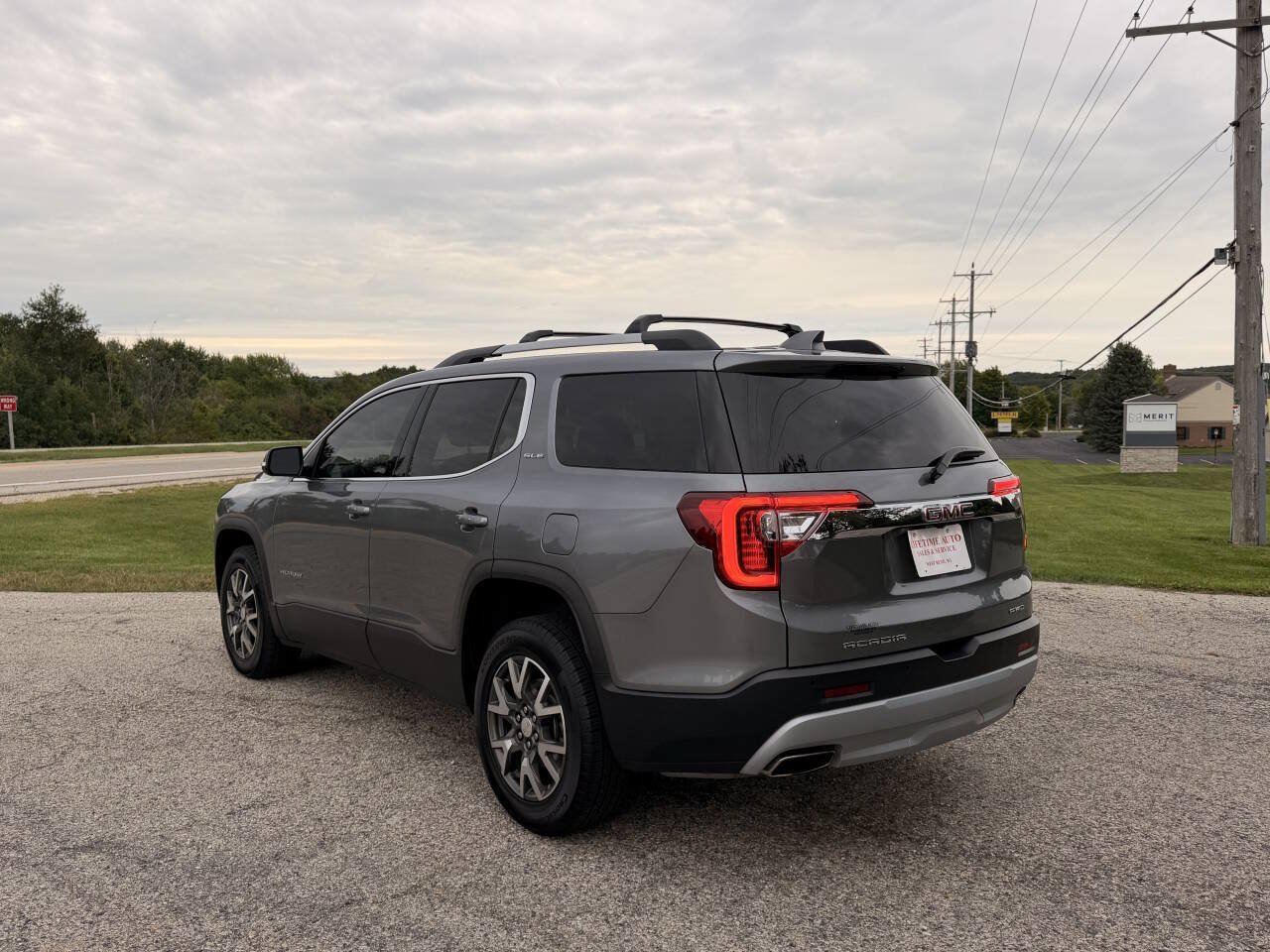 Used 2021 GMC Acadia SLE w/ Driver Convenience Package AWD/4WD image 3