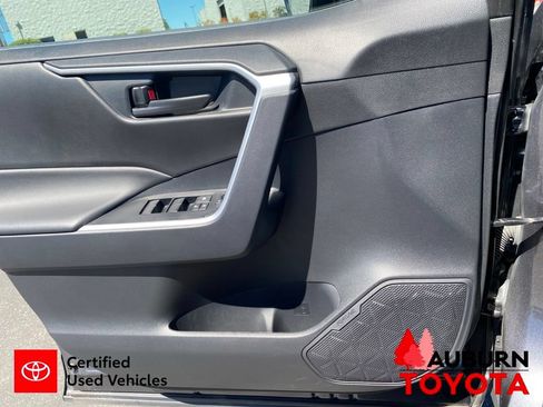Certified 2025 Toyota RAV4 LE AWD/4WD image 33