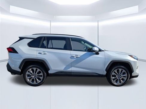 Used 2023 Toyota RAV4 XLE Premium image 3