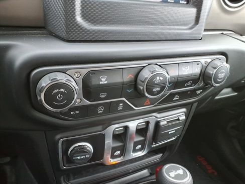 Used 2021 Jeep Wrangler Sport S image 22