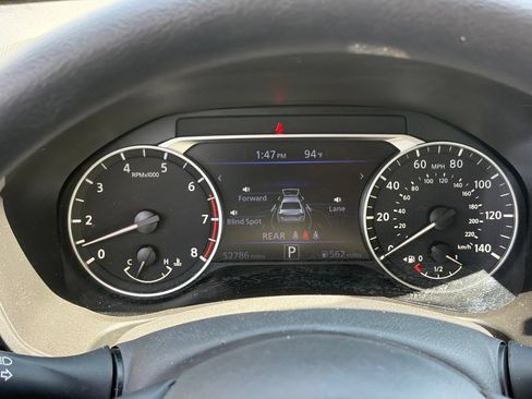 Used 2025 Nissan Altima 2.5 SV FWD image 11
