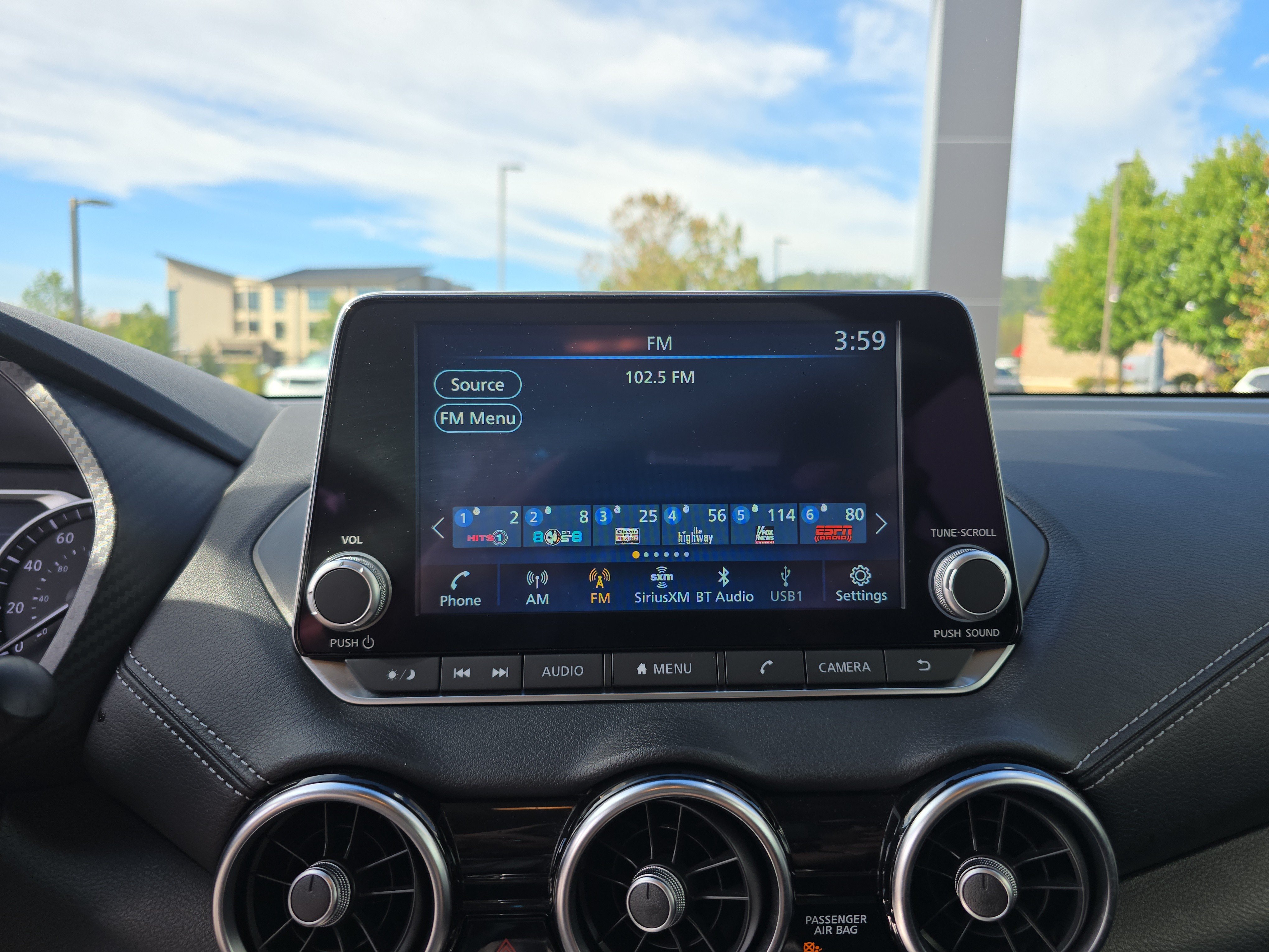 Used 2024 Nissan Sentra SV FWD image 25