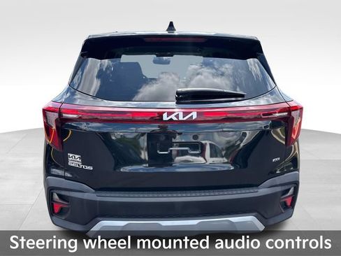 Used 2024 Kia Seltos LX AWD/4WD image 6