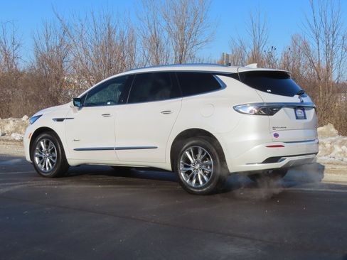 Used 2024 Buick Enclave Avenir w/ Avenir Technology Package image 33