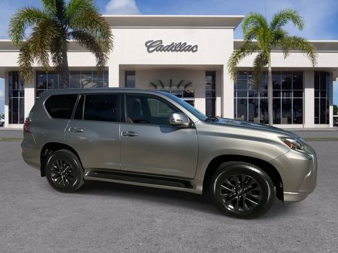 Used 2020 Lexus GX 460 Premium w/ Premium Package image 17