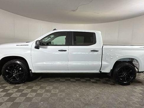 Used 2024 Chevrolet Silverado 1500 Custom w/ Dark Appearance Package AWD/4WD image 5