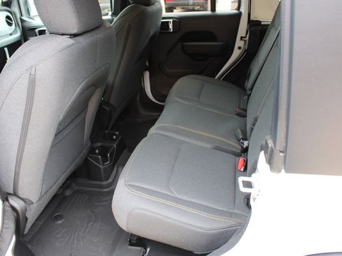 Used 2025 Jeep Wrangler Unlimited Sport AWD/4WD image 20