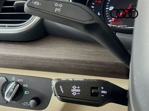 Used 2024 Audi Q5 2.0T Premium w/ Convenience Package image 12