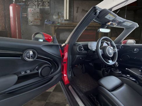 Used 2024 MINI Cooper S FWD image 15