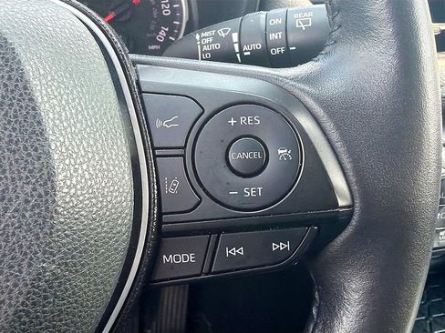 Used 2021 Toyota RAV4 XLE w/ XLE Grade Weather Package AWD/4WD image 13