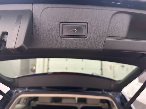 Used 2021 Volkswagen Atlas SEL Premium AWD/4WD image 38