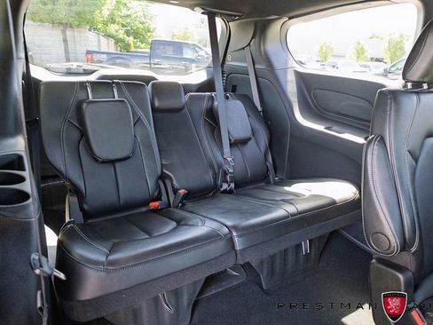 Used 2025 Chrysler Pacifica Select FWD image 7