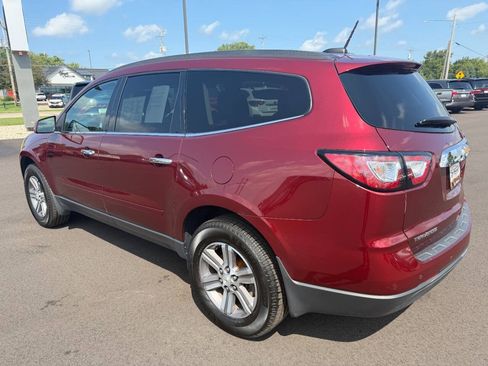 Used 2017 Chevrolet Traverse LT FWD image 3