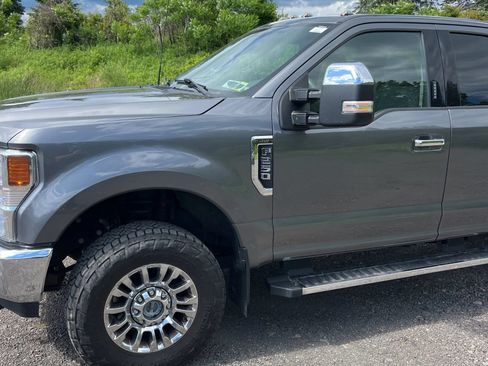 Used 2022 Ford F250 XLT w/ XLT Premium Package AWD/4WD image 2