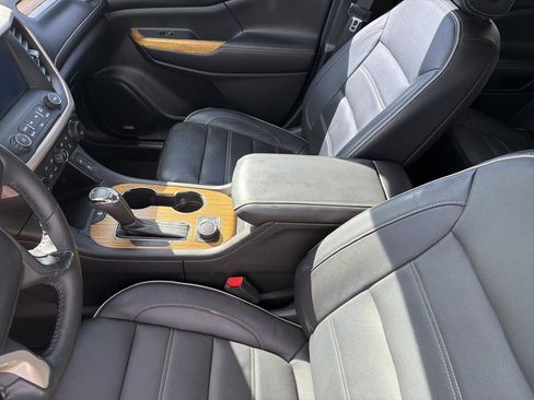 Used 2017 GMC Acadia Denali w/ Technology Package image 10