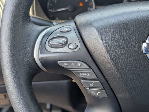 Used 2019 Nissan Pathfinder S FWD image 19