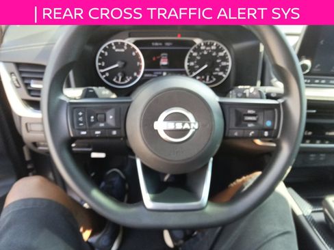 Used 2024 Nissan Rogue SV FWD image 14