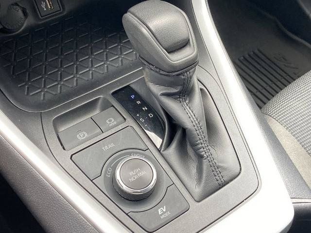 Used 2024 Toyota RAV4 LE AWD/4WD image 11
