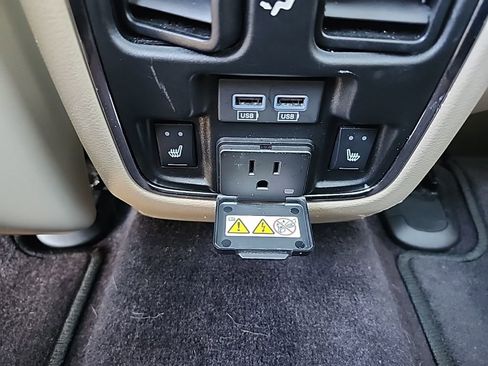 Used 2017 Jeep Grand Cherokee Limited w/ Luxury Group II image 4