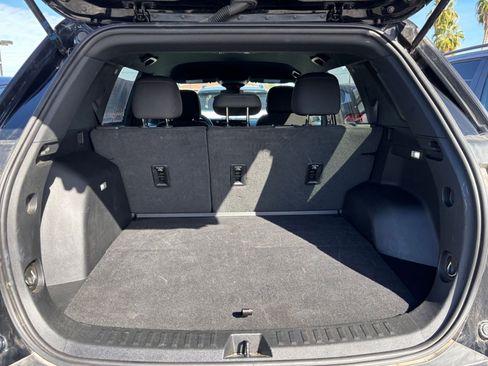 Used 2025 Chevrolet Equinox LT image 32