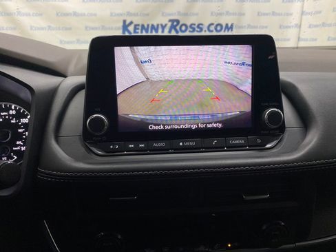 Used 2023 Nissan Rogue SV image 24