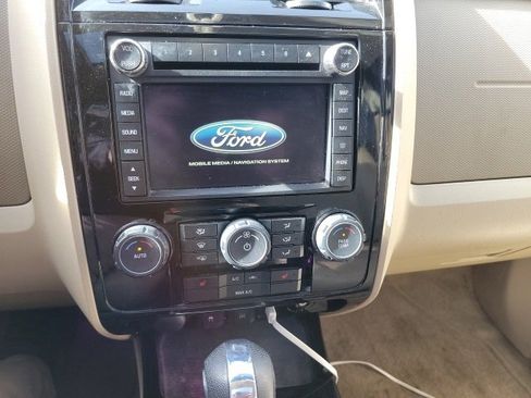 Used 2010 Ford Escape Limited image 12