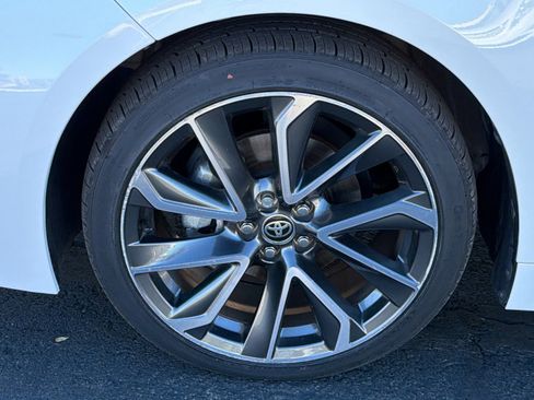 Used 2021 Toyota Corolla SE w/ SE Premium Package image 9