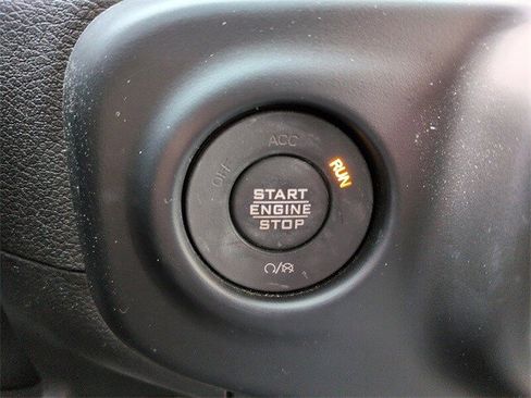 Used 2022 Jeep Wrangler Unlimited Sahara image 22