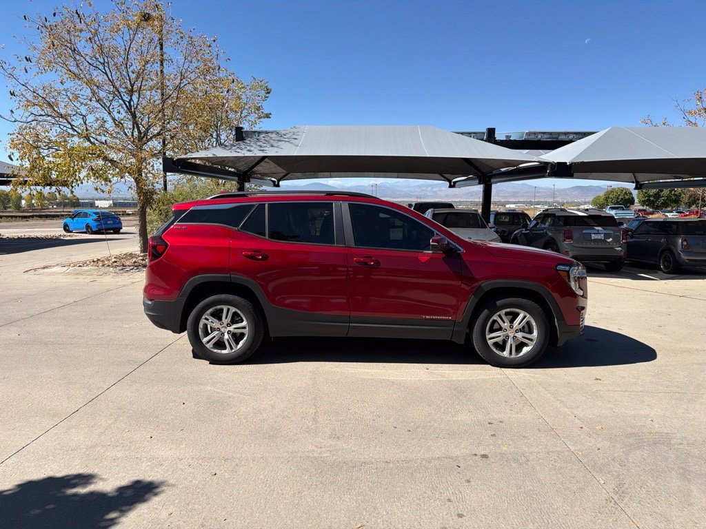 Used 2024 GMC Terrain SLE w/ Driver Convenience Package AWD/4WD image 6