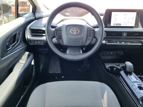 Used 2025 Toyota Prius LE AWD/4WD image 25
