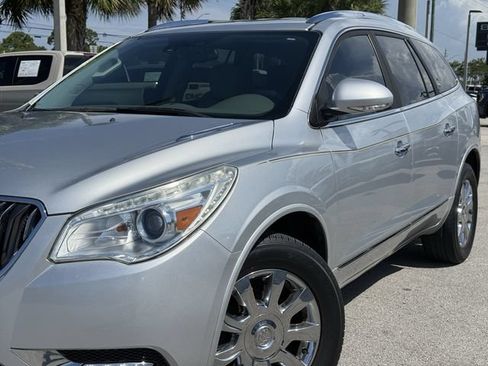 Used 2017 Buick Enclave Leather FWD image 5