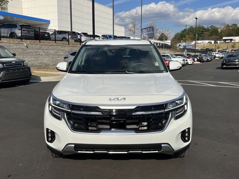 Certified 2025 Kia Seltos SX w/ SX Sunroof Package image 2