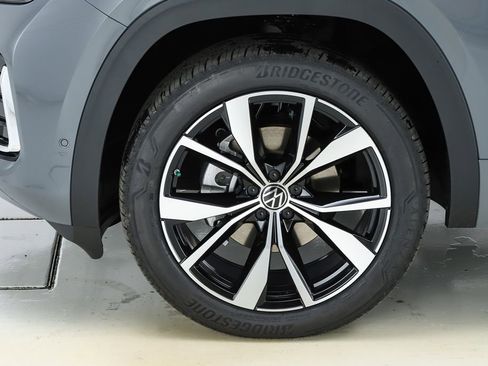 New 2026 Volkswagen Atlas SEL Premium R-Line image 5