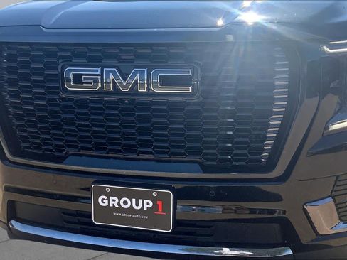 Used 2023 GMC Yukon Denali Ultimate w/ LPO, Floor Liner Package AWD/4WD image 30