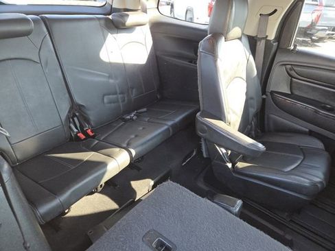 Used 2014 GMC Acadia SLT image 25