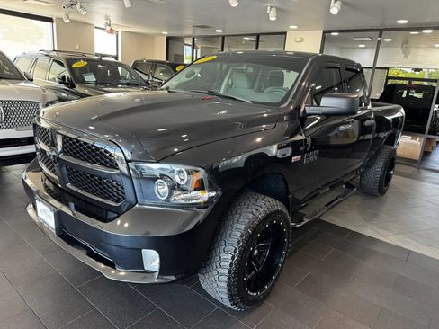 Used 2017 RAM 1500 Express AWD/4WD image 1