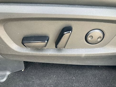 Used 2023 Nissan Pathfinder Platinum w/ Cargo Package image 11