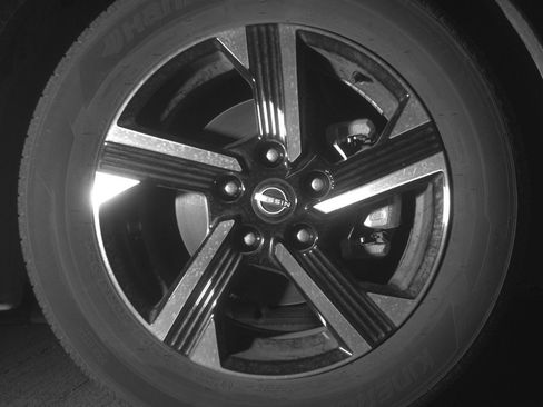 Used 2025 Nissan Sentra SV FWD image 13