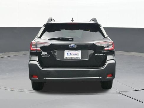 Used 2023 Subaru Outback Premium AWD/4WD image 10