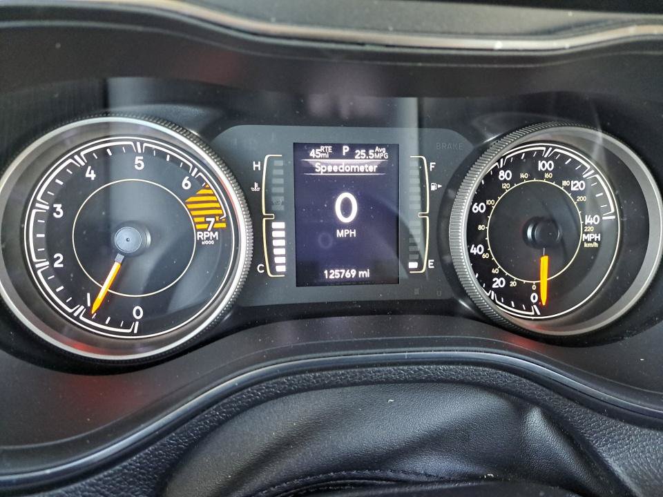 Used 2019 Jeep Cherokee Latitude w/ Popular Appearance Group FWD image 27