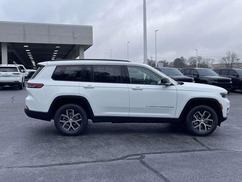 New 2025 Jeep Grand Cherokee L Limited w/ Luxury Tech Group II image 9