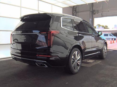 Used 2021 Cadillac XT6 Premium Luxury FWD image 5