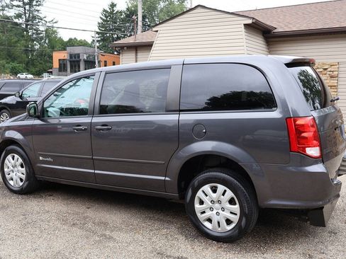 Used 2017 Dodge Grand Caravan SE w/ Power Window Group FWD image 12