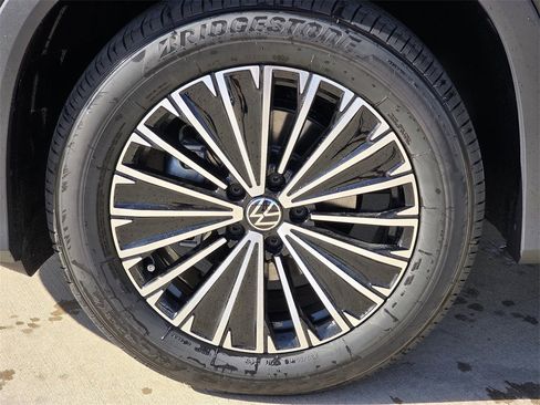 New 2026 Volkswagen Tiguan S image 8