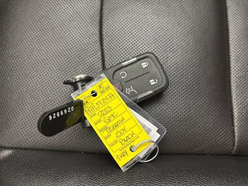 Used 2023 GMC Terrain SLT image 26