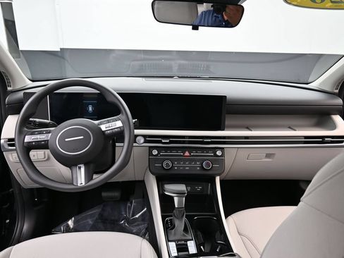 Certified 2026 Hyundai Tucson SE FWD image 10