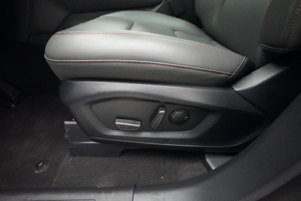 Used 2026 Ford Explorer Active w/ Active Comfort Package AWD/4WD image 28